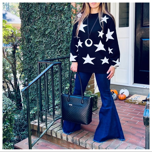 Fabulous relaxed Fit Star Sweater - Picture 1 of 9